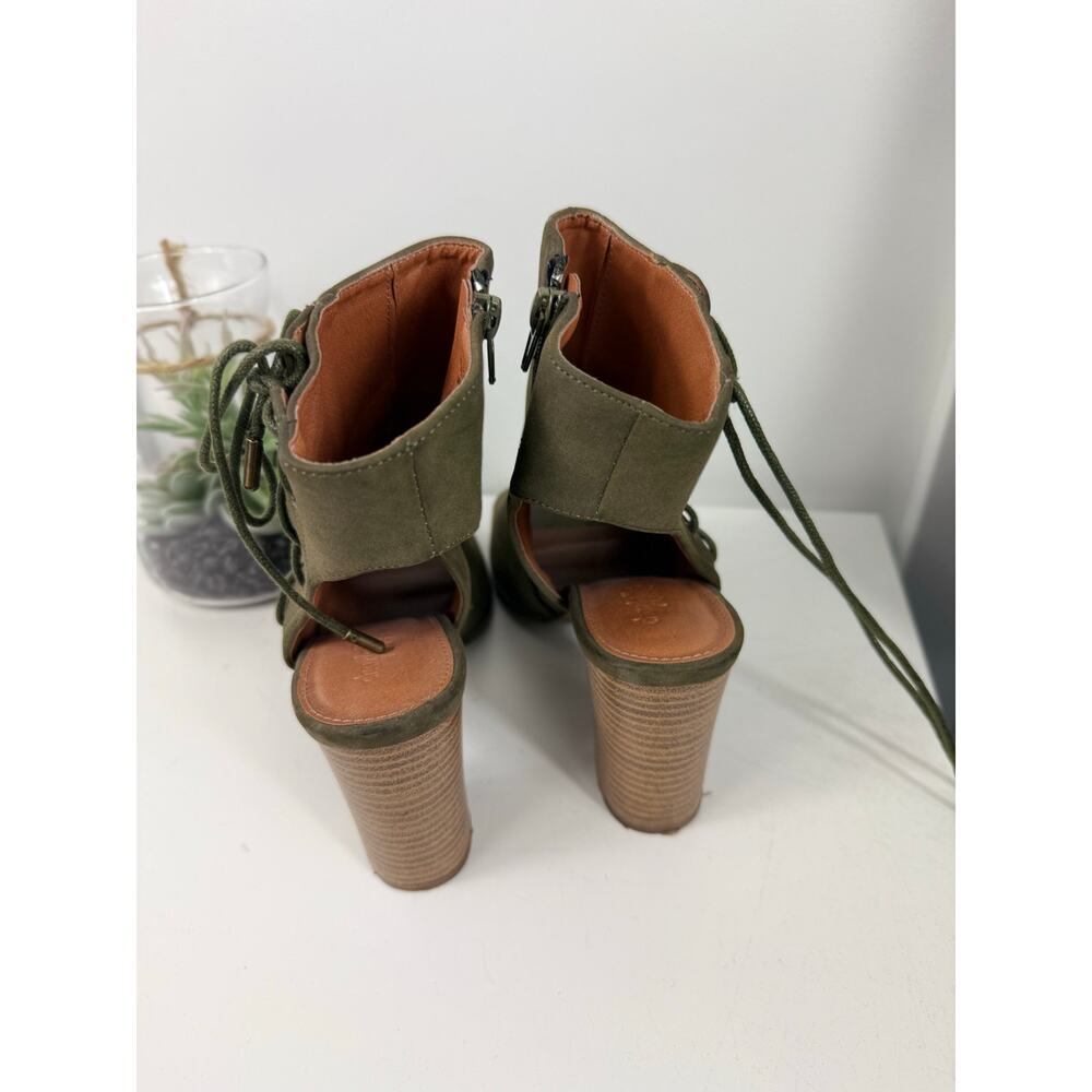 Beautiful Charlotte Rouse Shoes Size 8 - Picture 5 of 8